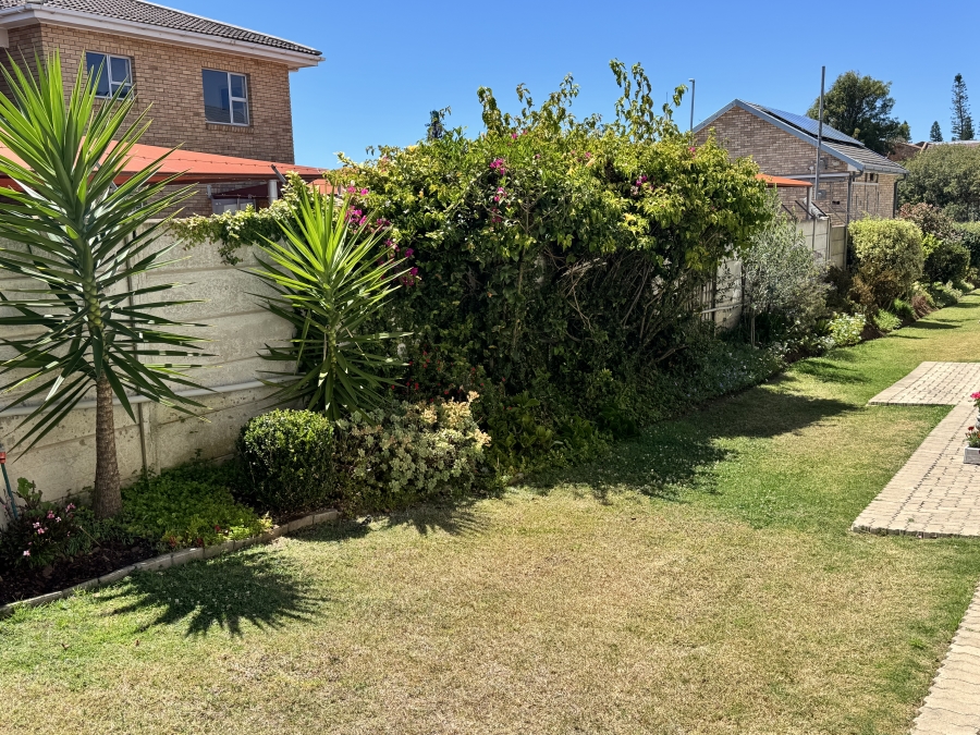 2 Bedroom Property for Sale in Hartenbos Central Western Cape